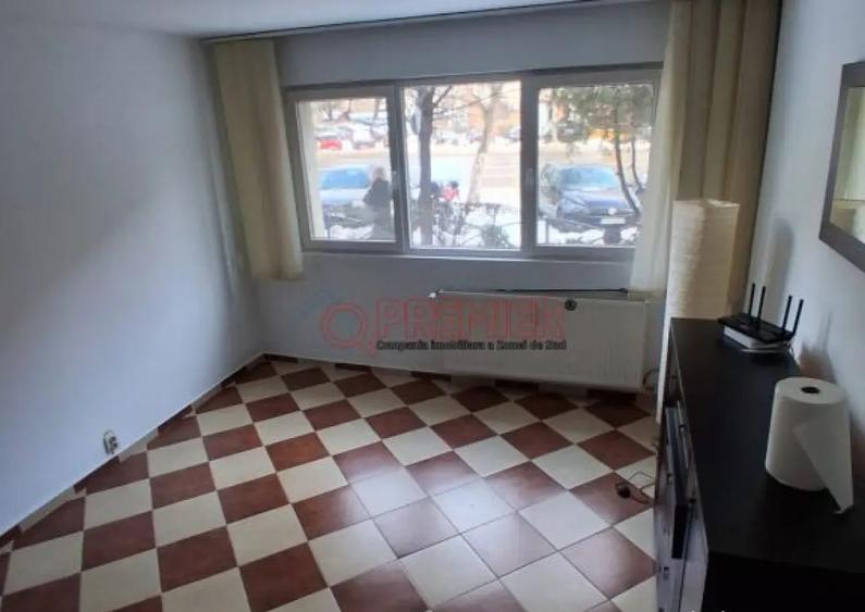 Garsonieră decomandată, mobilată în Cantemir
