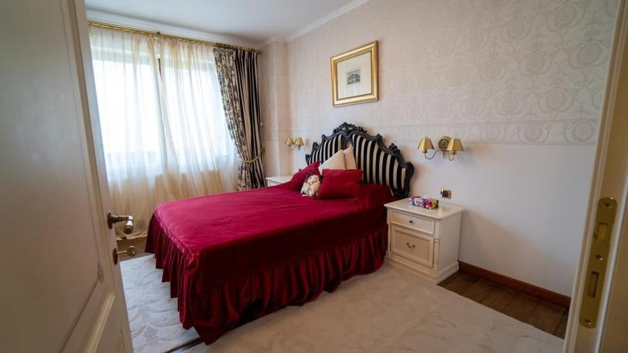 Apartament cu 4 camere decomandat în Clăbucet