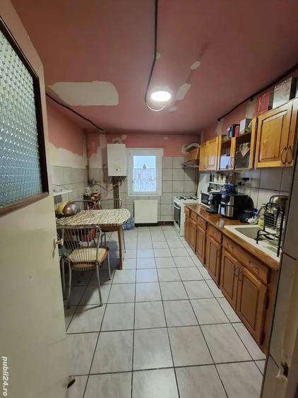 Apartament cu 3 camere decomandat în Alfa