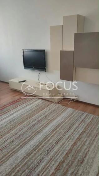 Apartament cu 3 camere decomandat în Tei