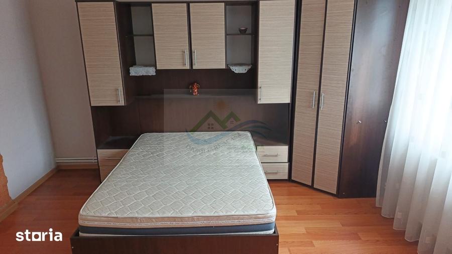 Casă cu 4 camere cu Teren 1700 Mp în Horodnic