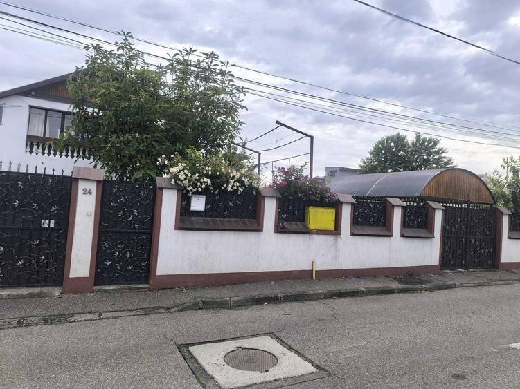 Casă cu 4 camere în Exterior Vest