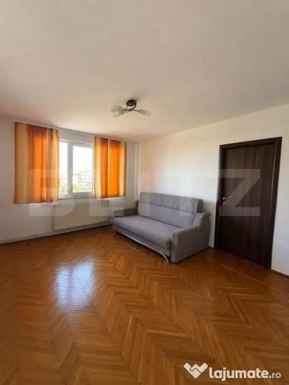 Apartament cu 2 camere semidecomandat în 1 Mai