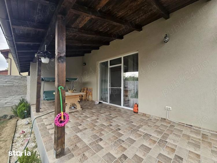 Casă cu 3 camere cu Teren 345 Mp în Dumbrăvița