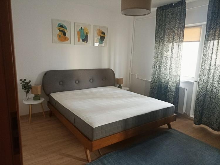 Apartament cu 3 camere decomandat, mobilat în Eroii Revoluției