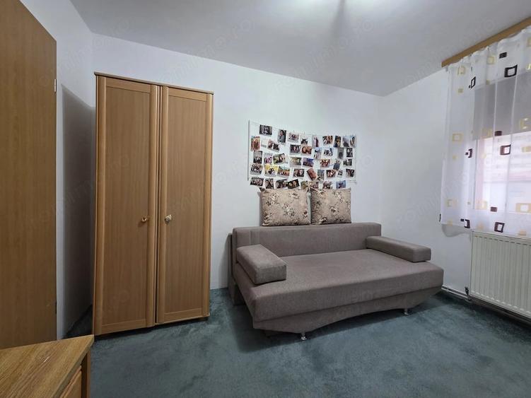 Apartament cu 3 camere semidecomandat, mobilat în Central