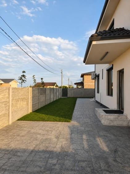Duplex cu 5 camere cu Canalizare în Moșnița Nouă