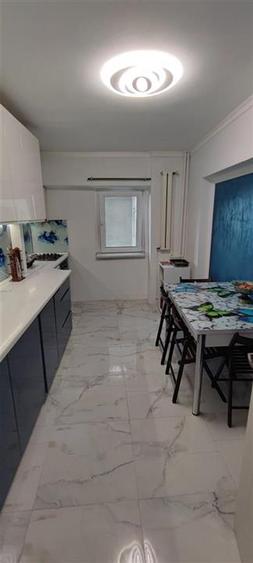 Apartament cu 3 camere decomandat, mobilat în Dacia