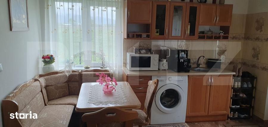 Casă cu 7 camere cu Teren 1750 Mp în Poiana Stampei
