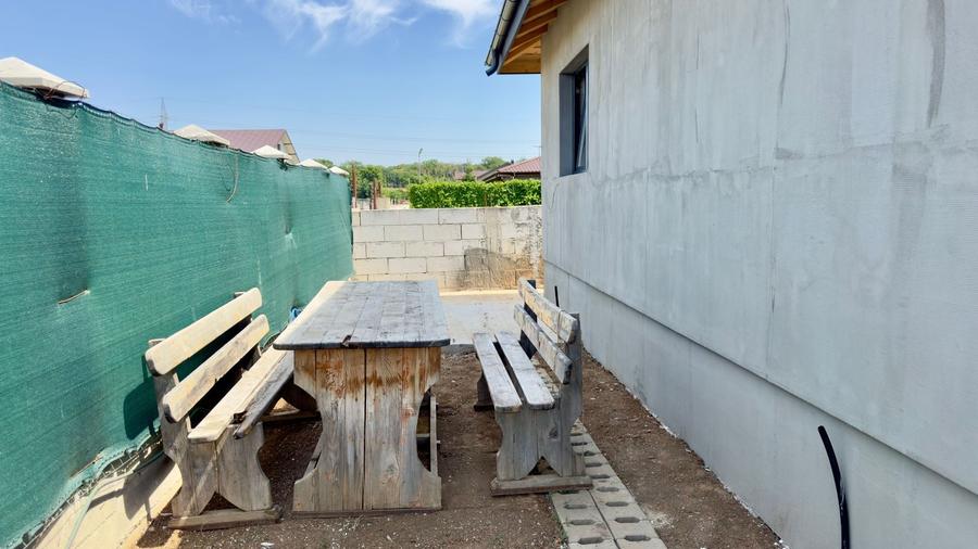 Casă individuală cu 3 camere cu Canalizare în Bâcu