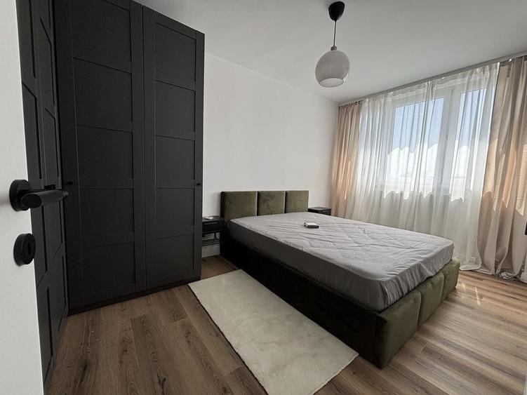 Apartament cu 3 camere semidecomandat în Floreasca