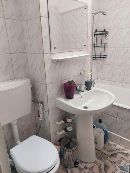 Apartament cu 3 camere decomandat, mobilat în Drumul Taberei