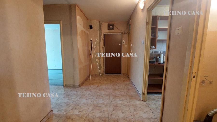Apartament cu 4 camere decomandat în Titan
