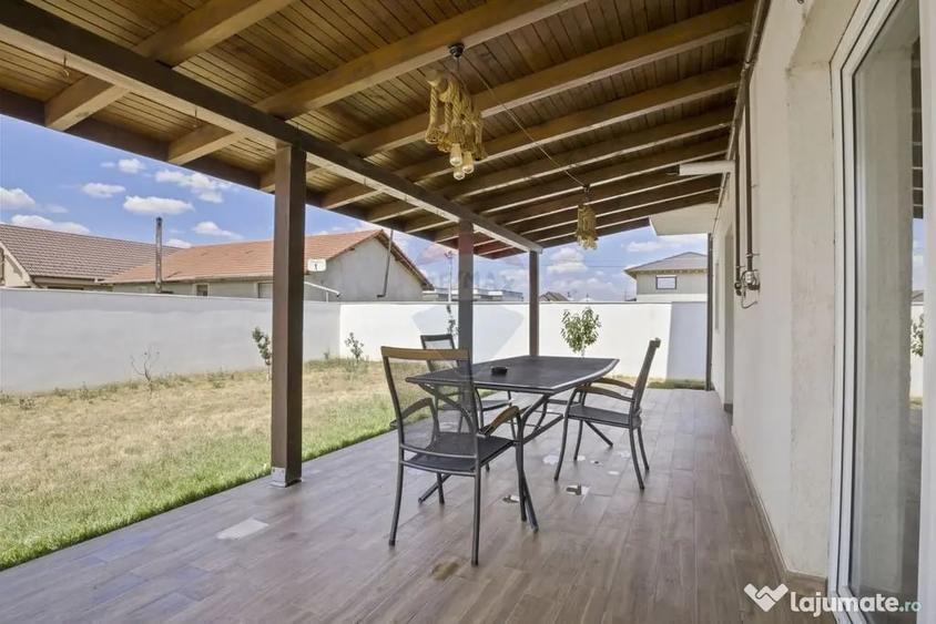 Casă cu 7 camere cu Teren 491 Mp în Vladimirescu