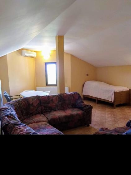 Casă cu 4 camere în Piscu