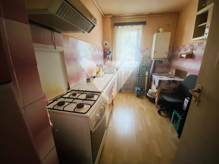 Apartament cu 2 camere semidecomandat, mobilat în Mihai Viteazul