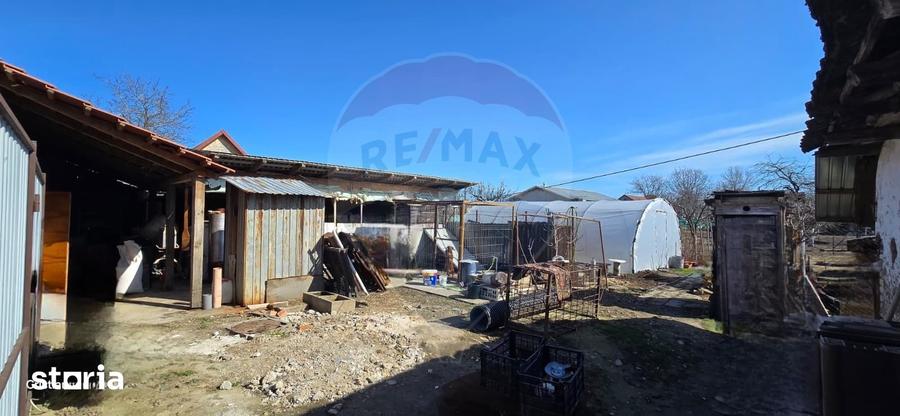Casă cu 5 camere cu Teren 1076 Mp în Central