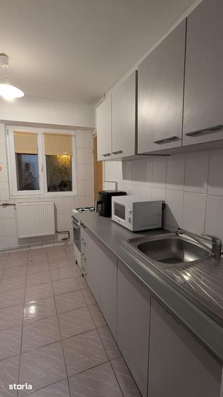 Apartament cu 3 camere decomandat în Nerva Traian