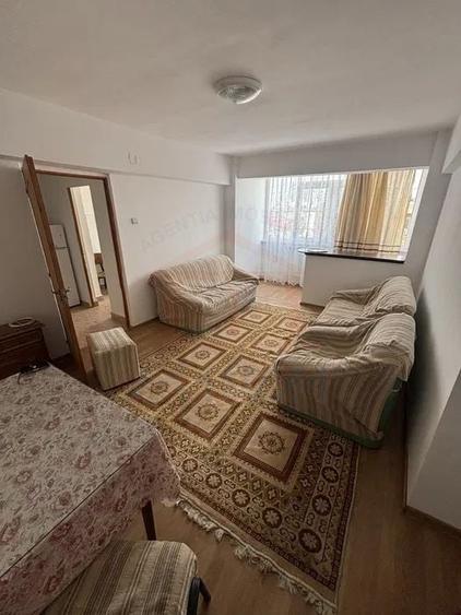 Apartament cu 3 camere semidecomandat în Ultracentral