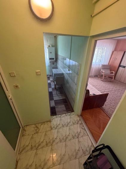 Garsonieră decomandată în Steaua