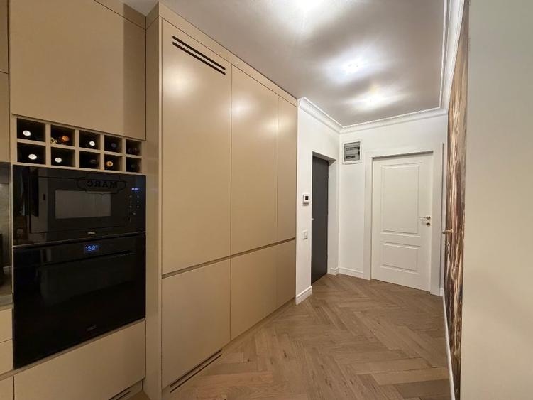 Apartament cu 3 camere decomandat, mobilat în Central