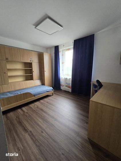 Apartament cu 4 camere în Progresul