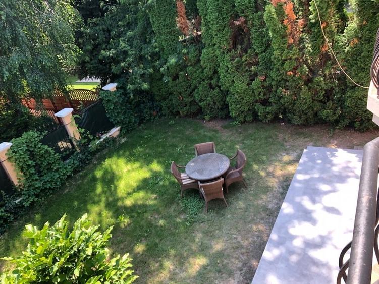 Duplex cu 4 camere cu Garaj în Iancu Nicolae