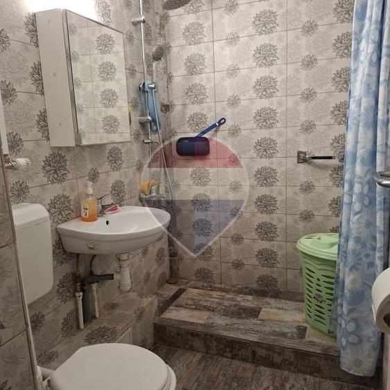 Apartament cu 4 camere decomandat în Nufărul