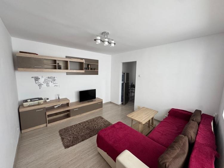 Apartament cu 2 camere semidecomandat, mobilat în Tomis Nord