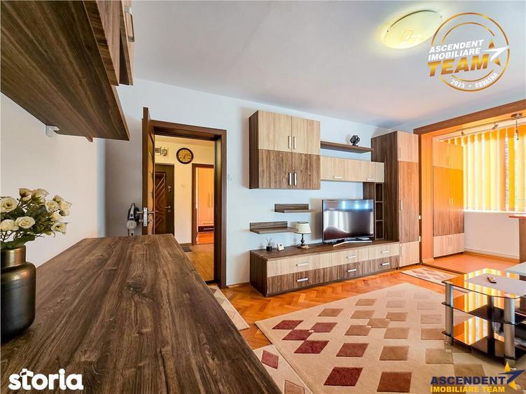 Apartament cu 3 camere, mobilat în Simeria