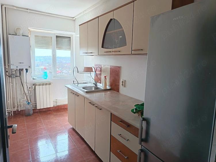Apartament cu 3 camere decomandat în Patria