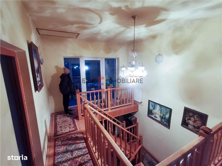 Casă cu 3 camere în Curteni