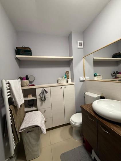 Apartament de vanzare semidecomandat ,3 camere 80 mp , zona - 17