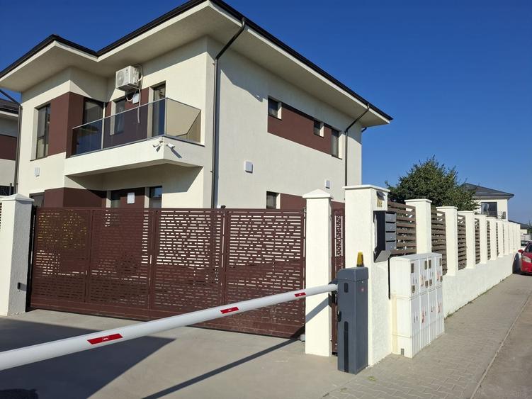 Casă cu 5 camere cu Canalizare în Tunari