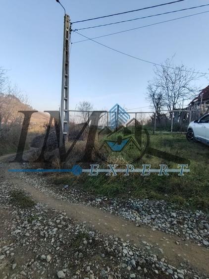 Teren Construcții intravilan de 1785 mp, în Pâclișa