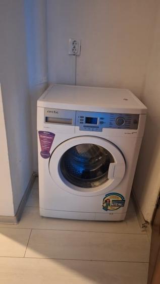 Apartament cu 3 camere decomandat, mobilat în Banat