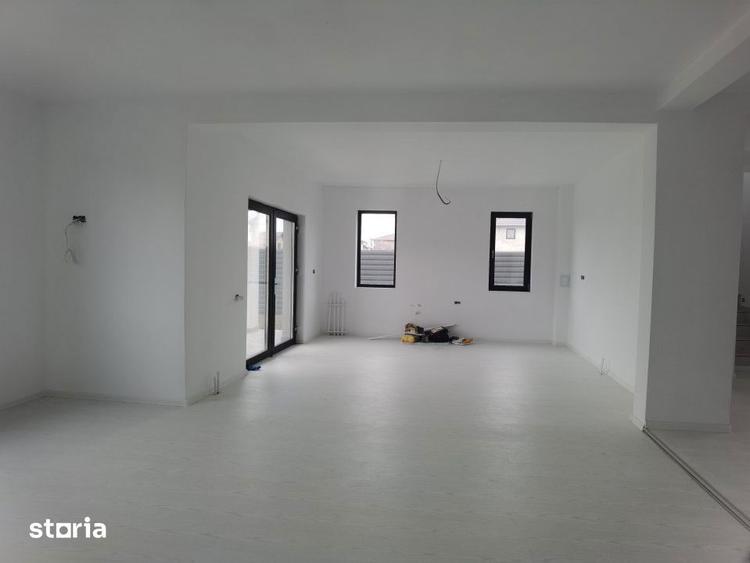 Casă cu 4 camere cu Teren 315 Mp în Valu lui Traian