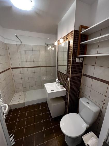 Apartament cu 4 camere decomandat în 7 Noiembrie