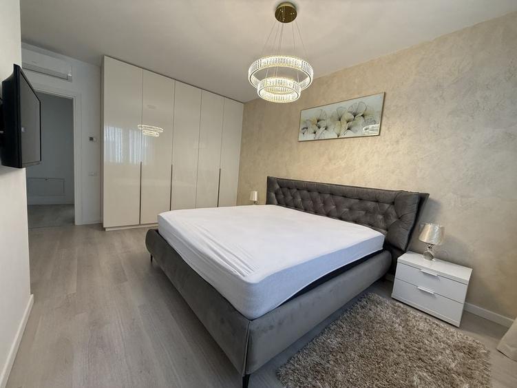 Casă cu 4 camere în Pipera
