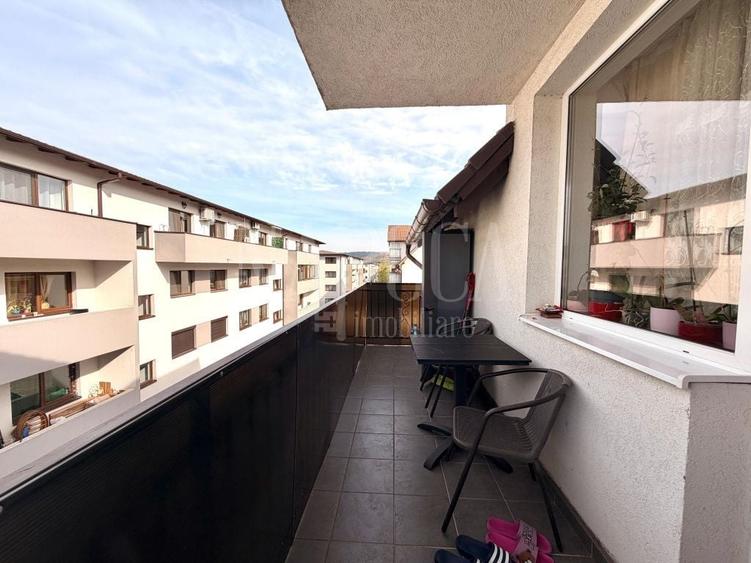 Apartament cu 3 camere semidecomandat în Florești