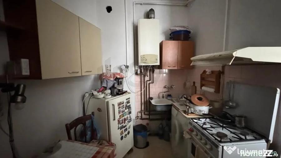 Apartament cu 6 camere decomandat în Ștefan cel Mare