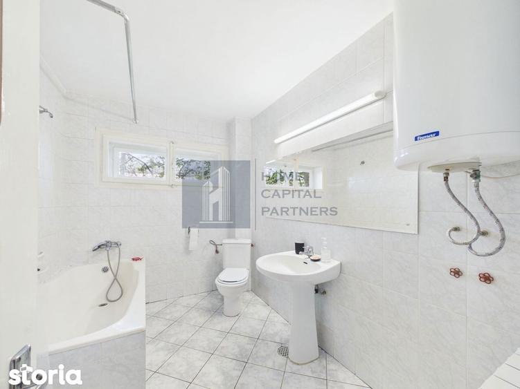 Casă cu 6 camere cu Teren 1690 Mp în Gruiu