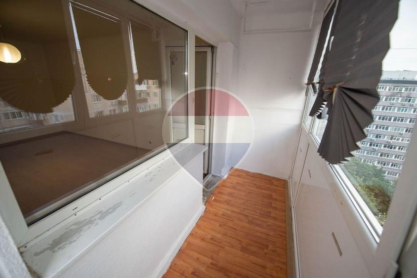 Apartament cu 3 camere decomandat în Drumul Taberei