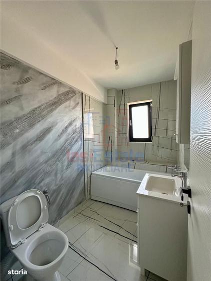 Apartament cu 6 camere decomandat în Hlincea