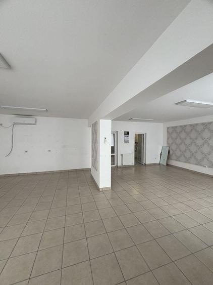 Spațiu comercial, de 50 mp, în Mehala