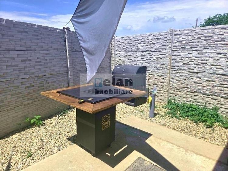 Casă cu 8 camere cu Piscina în Gruiu