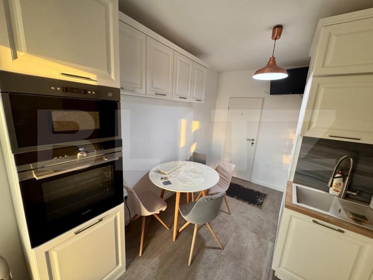 Apartament cu 3 camere decomandat, mobilat în Ultracentral