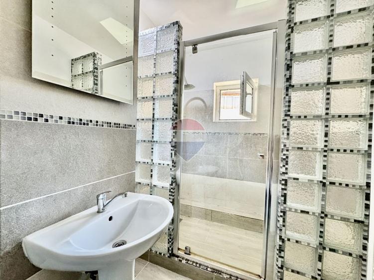 Apartament cu 3 camere decomandat, mobilat în Central