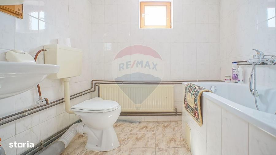 Casă cu 4 camere în Moieciu