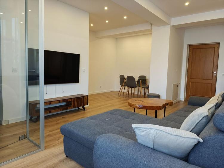 Apartament cu 2 camere, mobilat în Ghencea